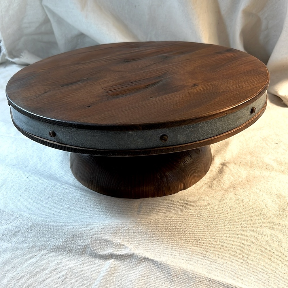 Europe 2 You Large Wood Cake Stand